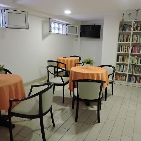 Albergo Sabrina 里米尼 外观 照片