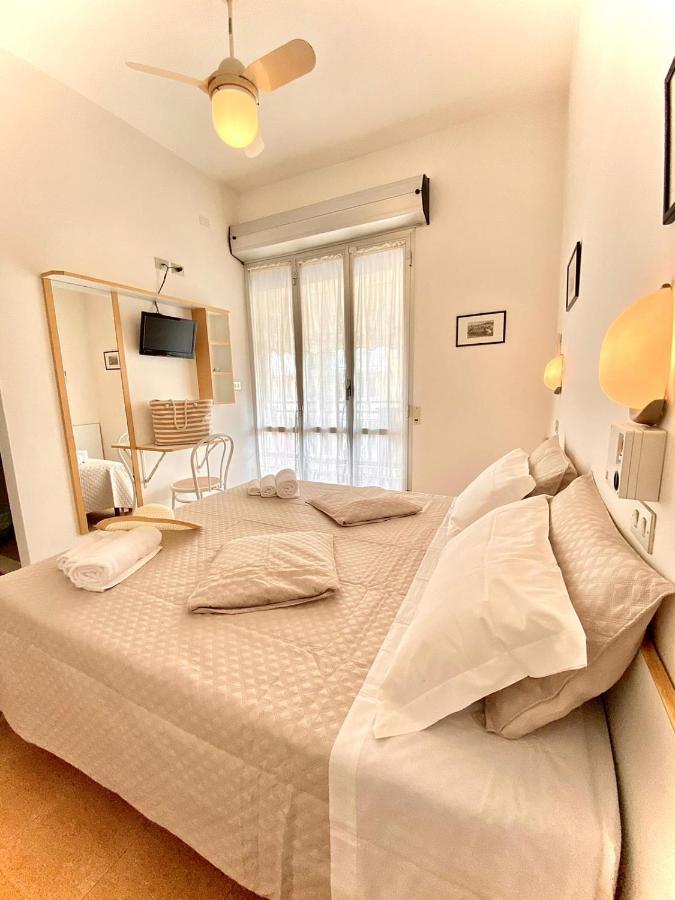 Albergo Sabrina 里米尼 外观 照片