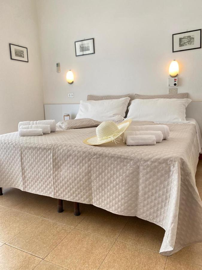 Albergo Sabrina 里米尼 外观 照片